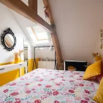 Konukevi Le Clos Saint Paul 3*